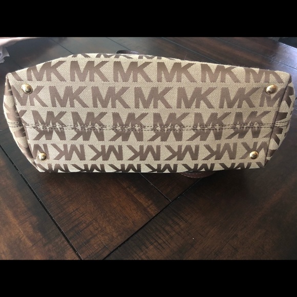 Michael Kors MK purse - Picture 6 of 6